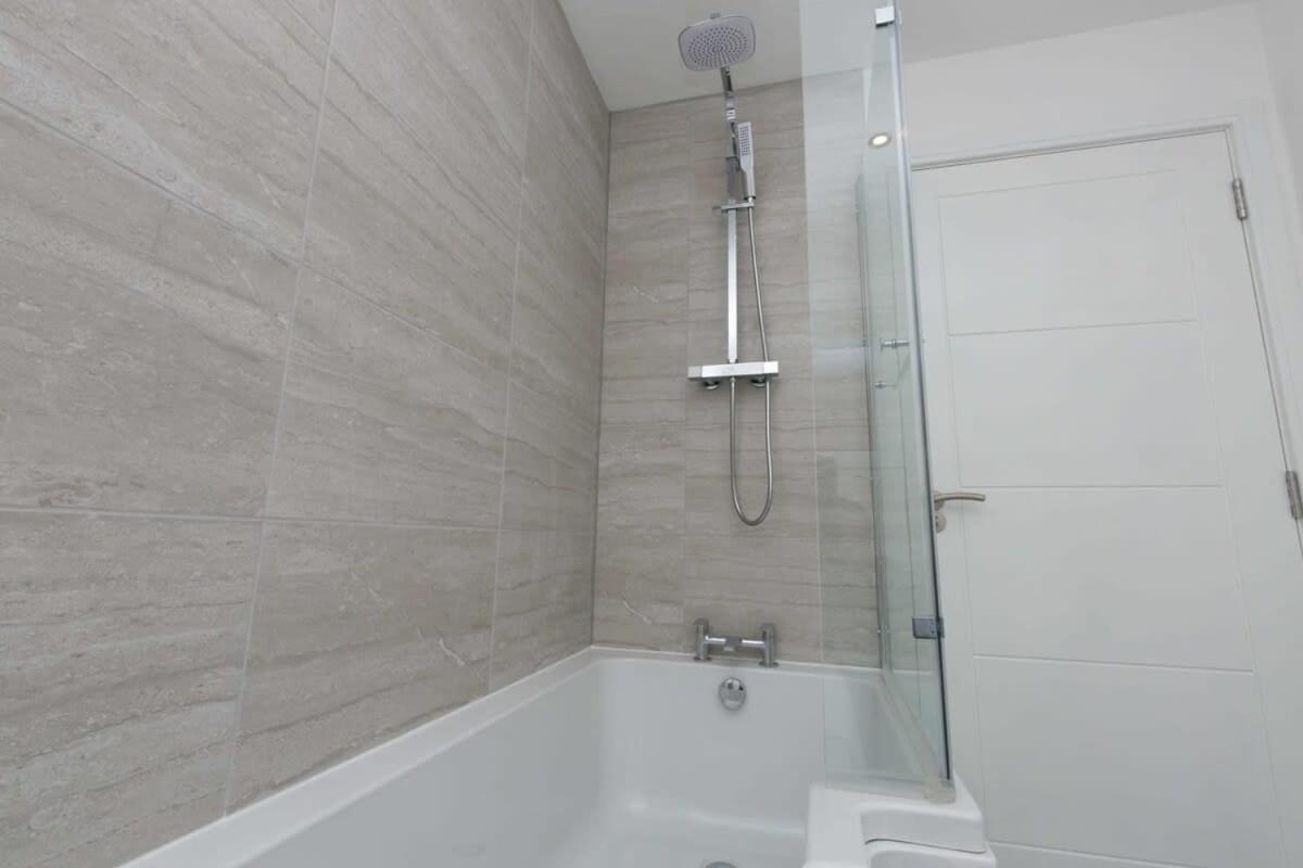 Stunning 2 Bedroom Apartment In Wallasey Esterno foto