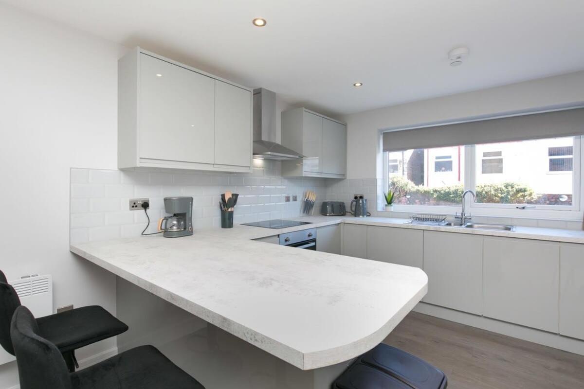 Stunning 2 Bedroom Apartment In Wallasey Esterno foto